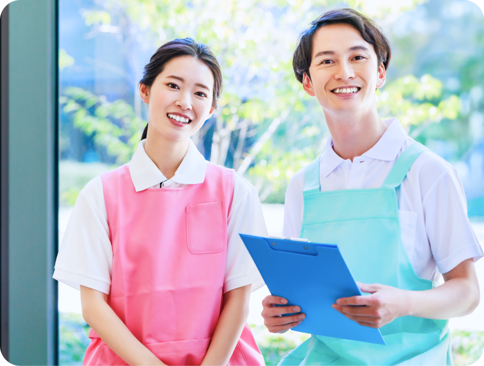 障害者支援 未経験OK エプロンをつけた男女